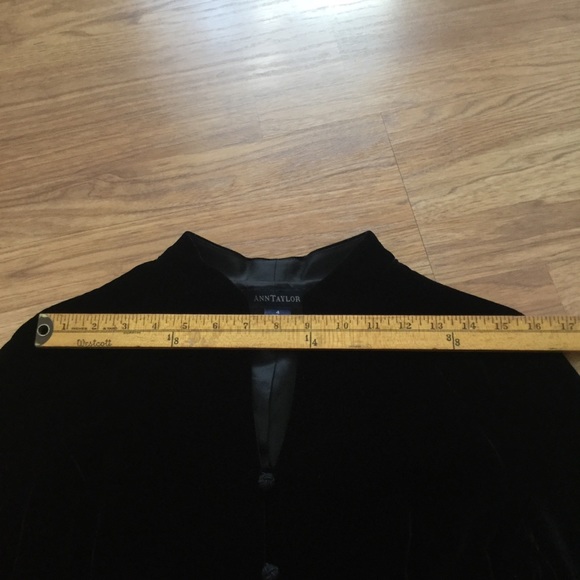 Ann Taylor Silk Blend Velvet Jacket Button Down Size 4 EUC - Picture 7 of 11